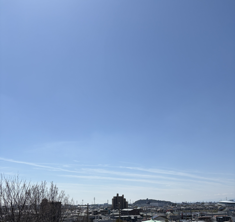 �R�̍��䂩�猩�����