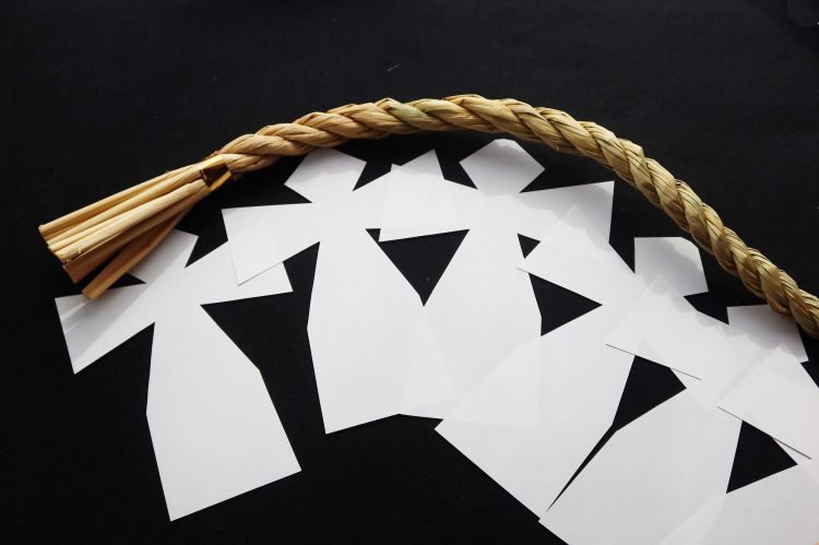 お祓いで身代わりに使われる形代陰陽道