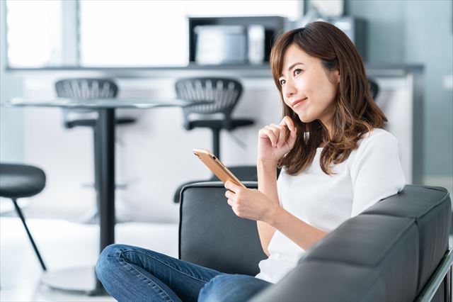 電話占い利用の女性