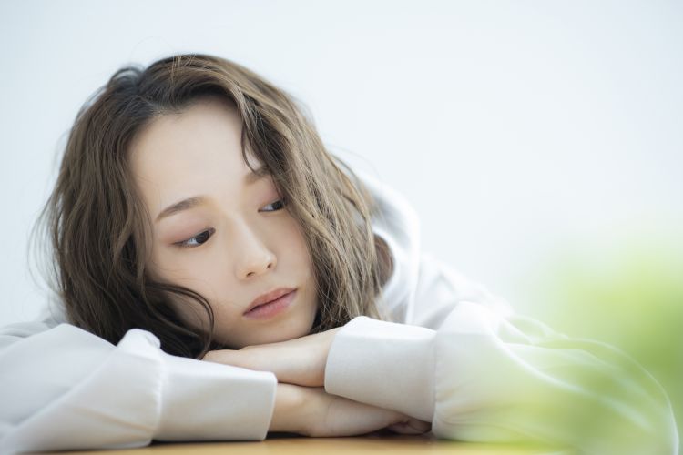 復縁を悩む女性