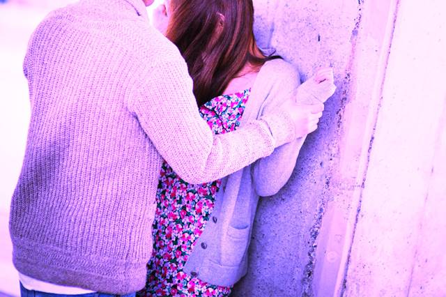 不倫関係の男女