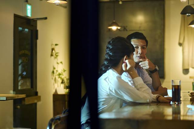 不倫関係の男女