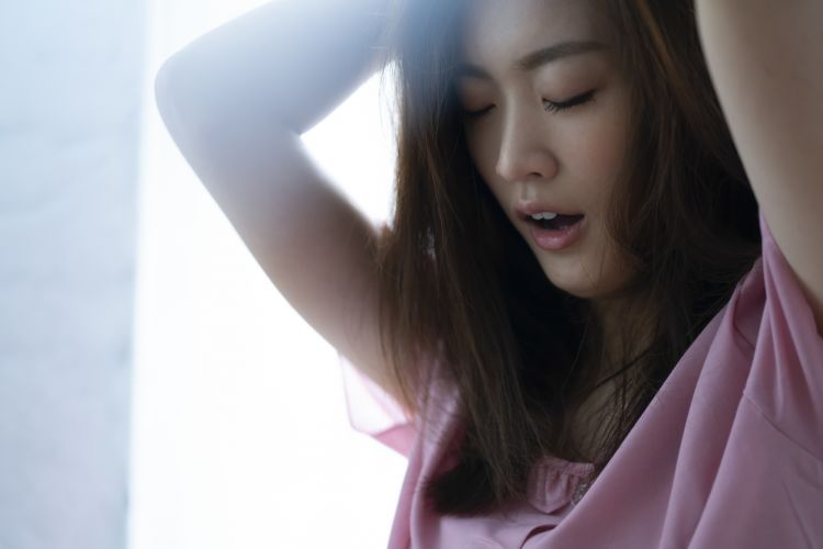 既婚者を好きになってしまったらどうする 既婚者を好きになる人の特徴 その心理 電話占いカリス 口コミで当たると話題の電話占い 既婚者を好きになってしまったらどうする 既婚者を好きになる人の特徴 その心理 電話占いカリス 口コミで当たると話題の電話占い