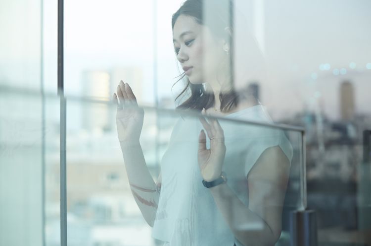 さみしい気持ちの女性