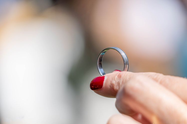 「ツインレイが既婚者だった...」既婚者でも出会う理由や相手と結ばれるための方法